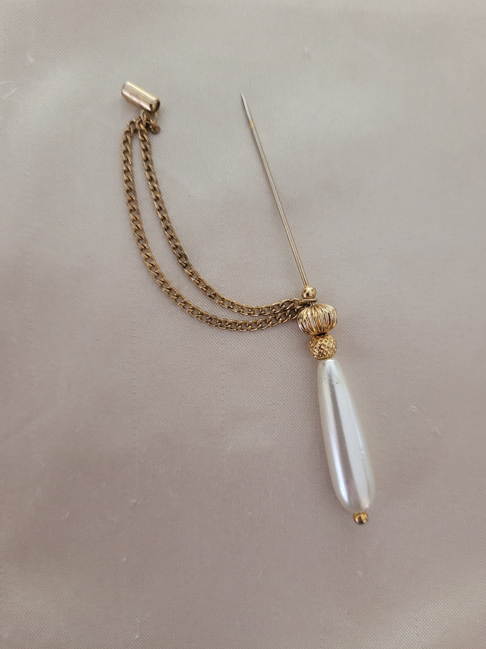 Vintage Gold and Pearl Teardrop Stick Pin - Elegant Women’s Jewelry